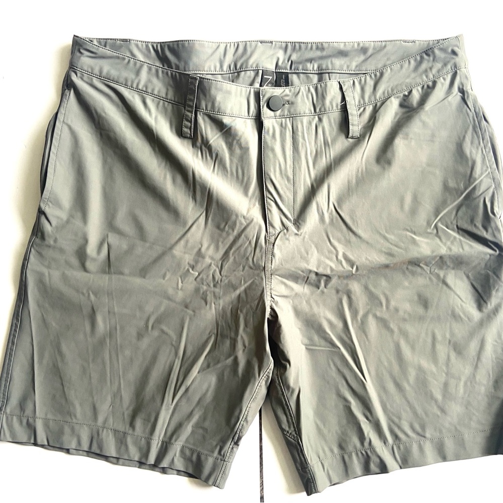 Z by Zella Men’s Set of 2 Scuba Shorts Size 38, Gray and Black